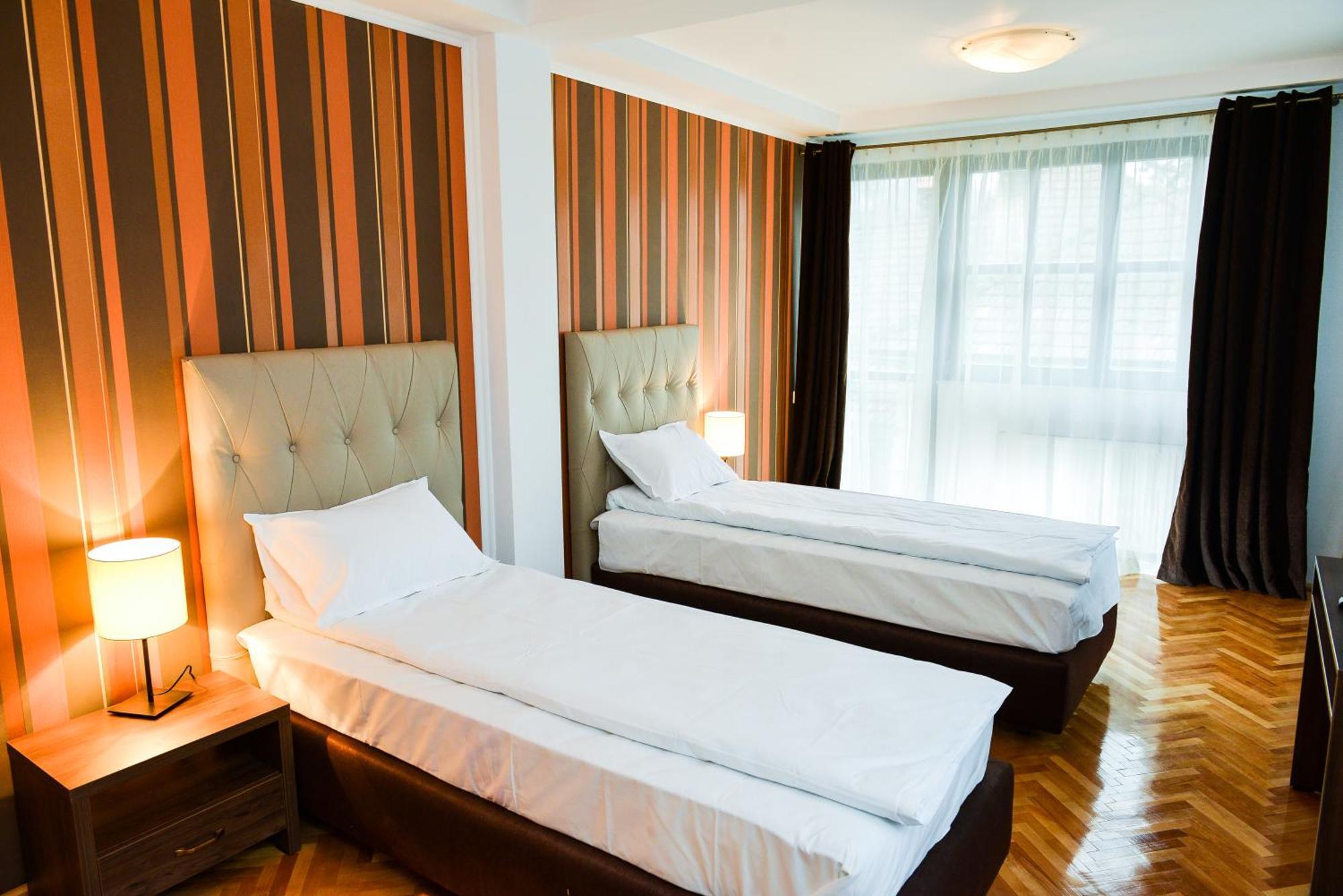 Park House Hotel Dej Buitenkant foto
